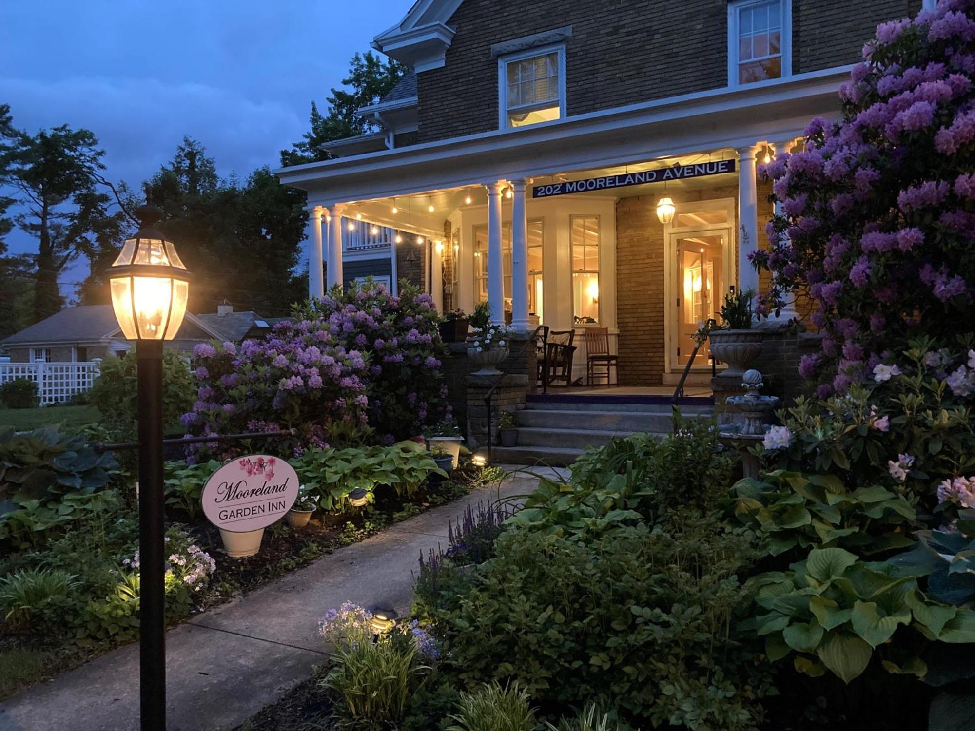 Mooreland Garden Inn Carlisle Bagian luar foto